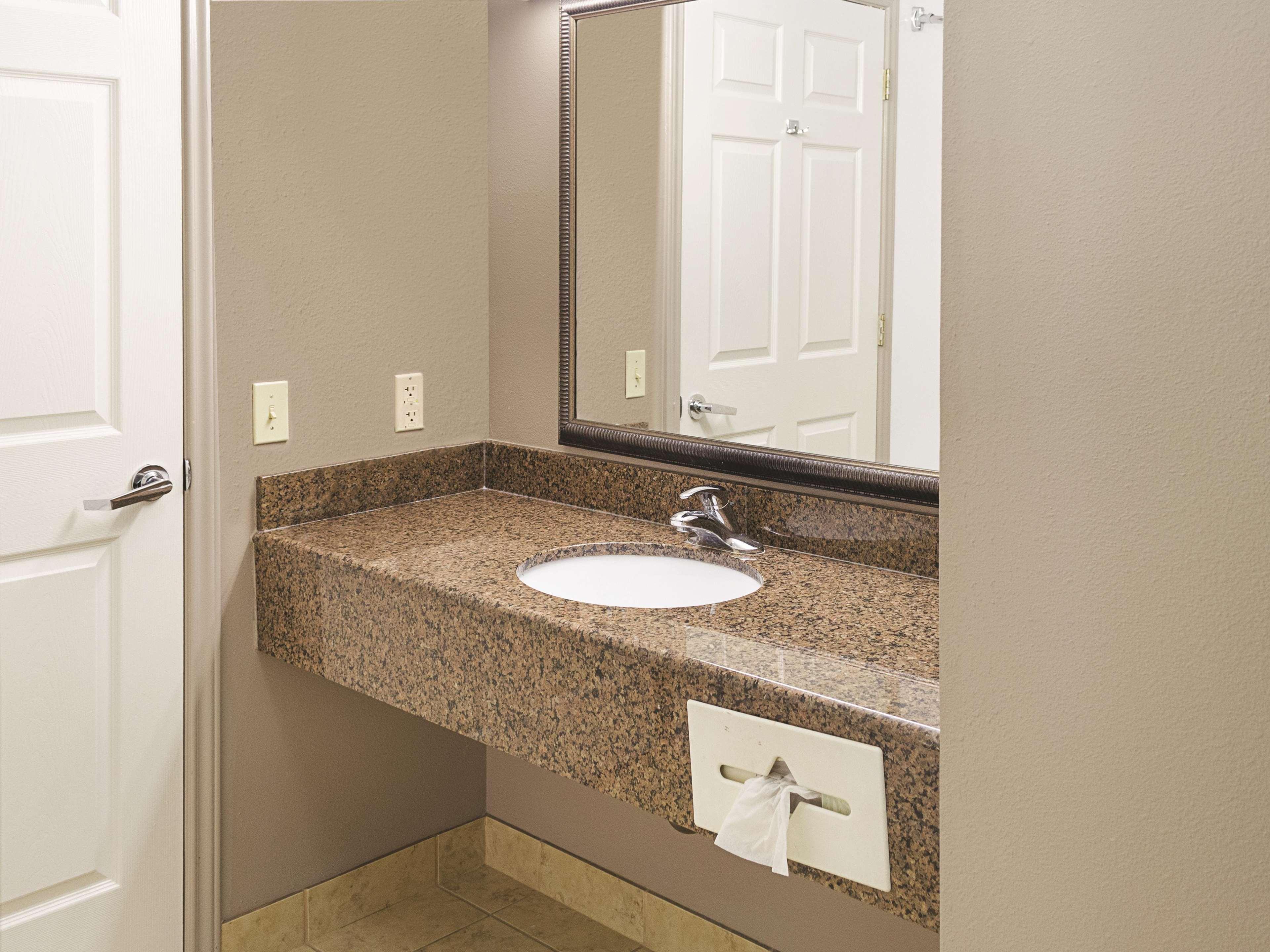 La Quinta By Wyndham Biloxi Hotel Ngoại thất bức ảnh