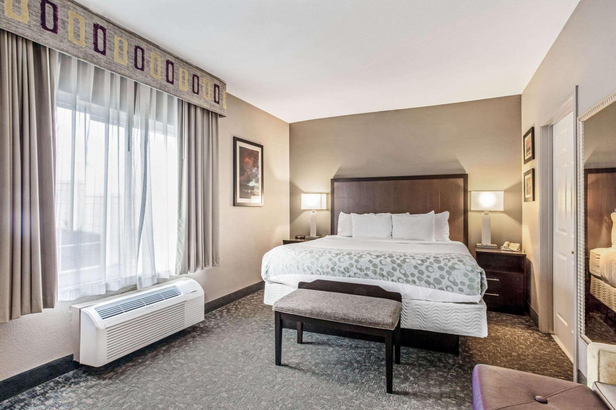 La Quinta By Wyndham Biloxi Hotel Phòng bức ảnh